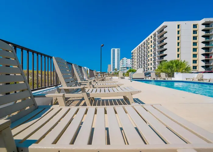 Apartment Island Winds East 404 *